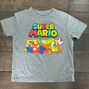 💜3/$15 Old Navy Super Mario Kids Gray T-Shirt
